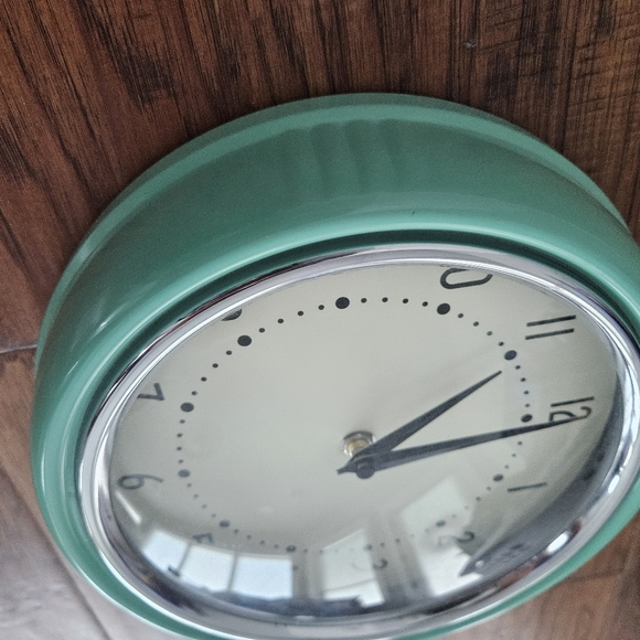 RILEY WALL CLOCK - Picture 3 of 4